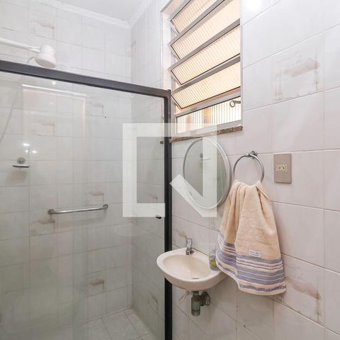 Casa à venda com 200m², 3 quartos e 3 vagasBanheiro 2