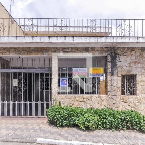 Casa à venda com 200m², 3 quartos e 3 vagasFachada