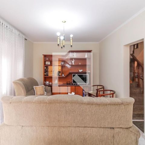 Casa à venda com 200m², 3 quartos e 3 vagasSala