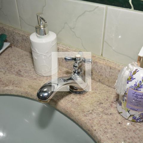 Casa à venda com 217m², 4 quartos e 2 vagasBanheiro Social do Primeiro Piso