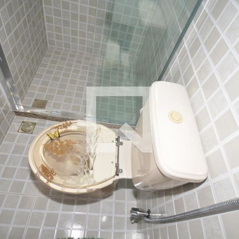 Casa à venda com 217m², 4 quartos e 2 vagasBanheiro da Suíte