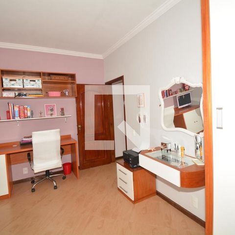 Casa à venda com 217m², 4 quartos e 2 vagasQuarto 2 do Segundo Piso
