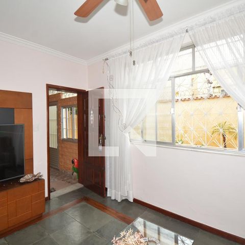Casa à venda com 217m², 4 quartos e 2 vagasSala de Estar