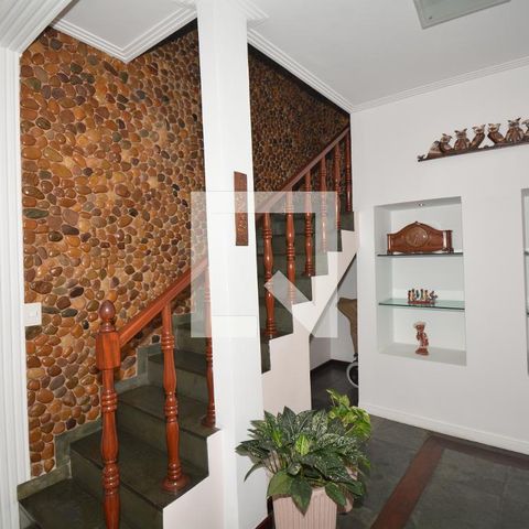 Casa à venda com 217m², 4 quartos e 2 vagasSala de Estar