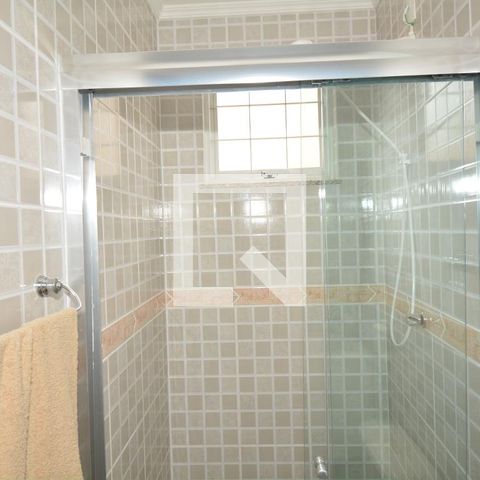 Casa à venda com 217m², 4 quartos e 2 vagasBanheiro da Suíte