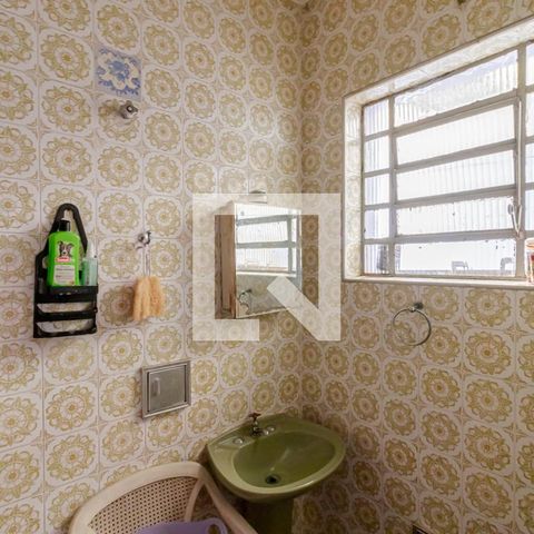 Casa à venda com 400m², 3 quartos e 8 vagas Casa à venda com 400m², 3 quartos e 8 vagasBanheiro de Serviço