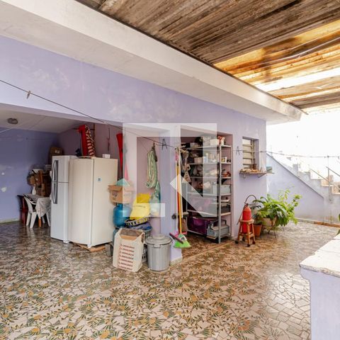 Casa à venda com 400m², 3 quartos e 8 vagas Casa à venda com 400m², 3 quartos e 8 vagasQuintal