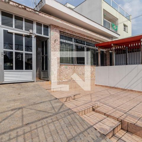 Casa à venda com 400m², 3 quartos e 8 vagas Casa à venda com 400m², 3 quartos e 8 vagasGaragem