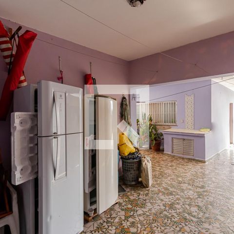 Casa à venda com 400m², 3 quartos e 8 vagas Casa à venda com 400m², 3 quartos e 8 vagasÁrea de Serviço