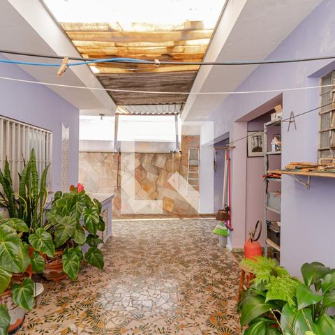 Casa à venda com 400m², 3 quartos e 8 vagas Casa à venda com 400m², 3 quartos e 8 vagasQuintal