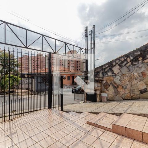 Casa à venda com 400m², 3 quartos e 8 vagas Casa à venda com 400m², 3 quartos e 8 vagasGaragem