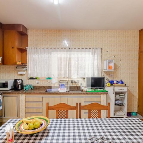Casa à venda com 400m², 3 quartos e 8 vagas Casa à venda com 400m², 3 quartos e 8 vagasCozinha