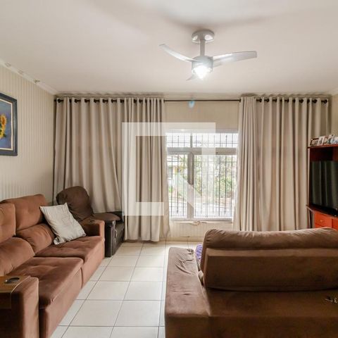Casa à venda com 400m², 3 quartos e 8 vagas Casa à venda com 400m², 3 quartos e 8 vagasSala
