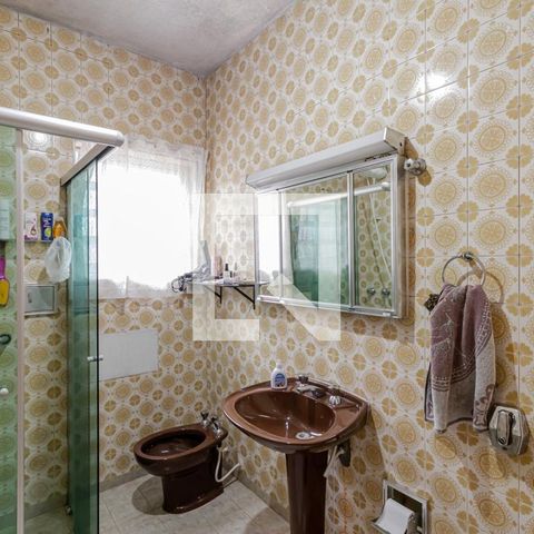 Casa à venda com 400m², 3 quartos e 8 vagas Casa à venda com 400m², 3 quartos e 8 vagasBanheiro