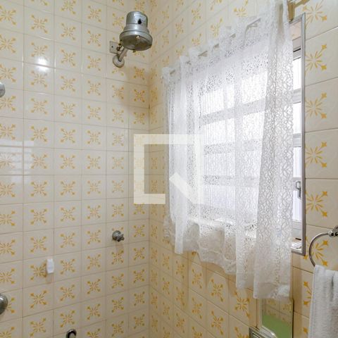 Casa à venda com 400m², 3 quartos e 8 vagas Casa à venda com 400m², 3 quartos e 8 vagasBanheiro 2