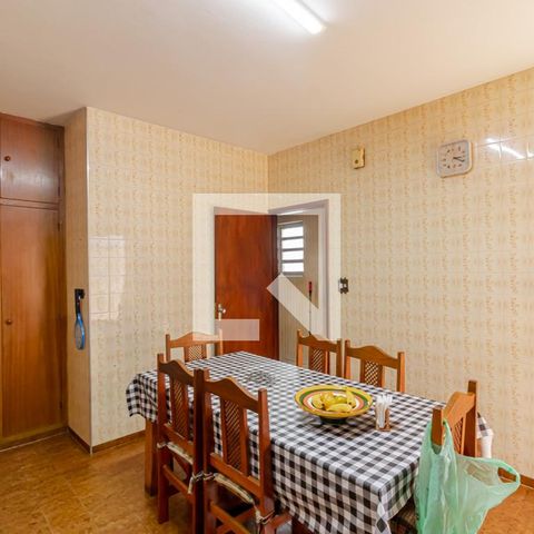 Casa à venda com 400m², 3 quartos e 8 vagas Casa à venda com 400m², 3 quartos e 8 vagasCozinha