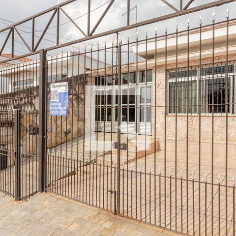 Casa à venda com 400m², 3 quartos e 8 vagas Casa à venda com 400m², 3 quartos e 8 vagasFachada
