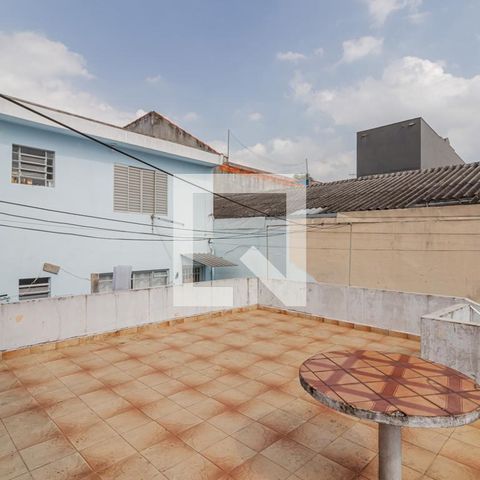 Casa à venda com 400m², 3 quartos e 8 vagas Casa à venda com 400m², 3 quartos e 8 vagasTerraço