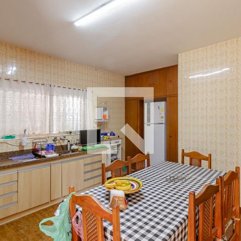 Casa à venda com 400m², 3 quartos e 8 vagas Casa à venda com 400m², 3 quartos e 8 vagasCozinha