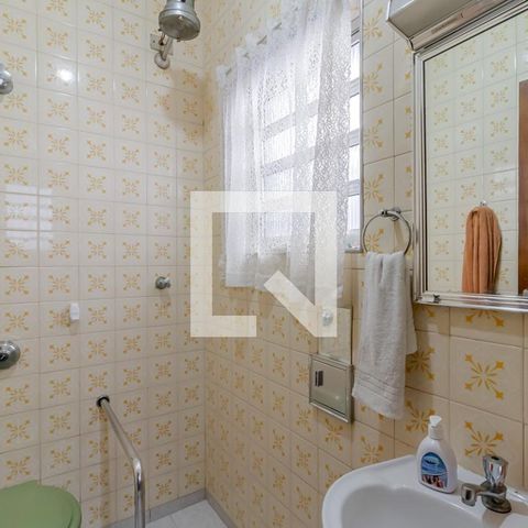 Casa à venda com 400m², 3 quartos e 8 vagas Casa à venda com 400m², 3 quartos e 8 vagasBanheiro 2