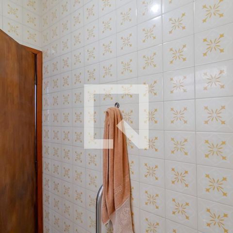 Casa à venda com 400m², 3 quartos e 8 vagas Casa à venda com 400m², 3 quartos e 8 vagasBanheiro 2
