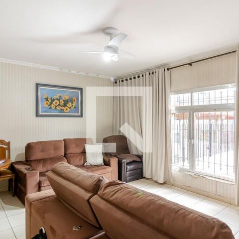 Casa à venda com 400m², 3 quartos e 8 vagas Casa à venda com 400m², 3 quartos e 8 vagasSala