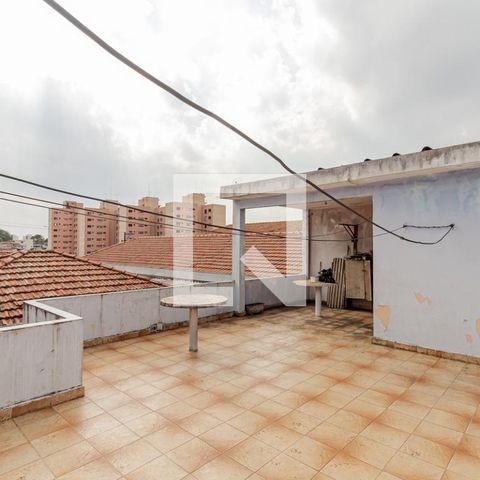 Casa à venda com 400m², 3 quartos e 8 vagas Casa à venda com 400m², 3 quartos e 8 vagasTerraço