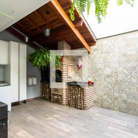 Casa à venda com 220m², 3 quartos e 4 vagasVaranda Gourmet