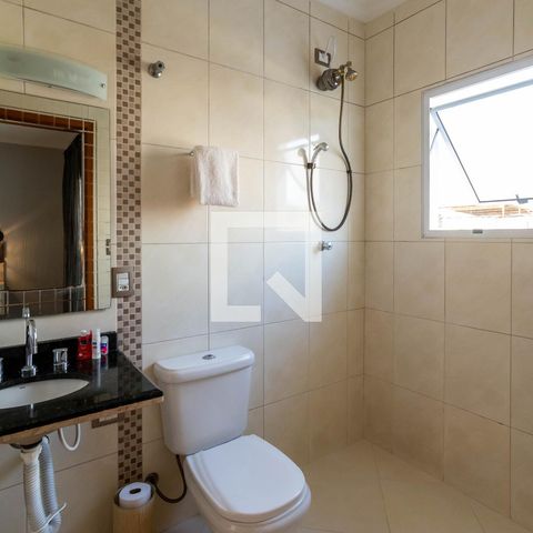 Casa à venda com 220m², 3 quartos e 4 vagasBanheiro da Suite Master