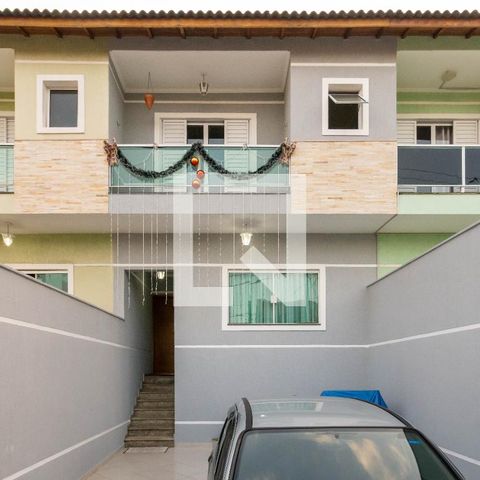 Casa à venda com 220m², 3 quartos e 4 vagasFrente