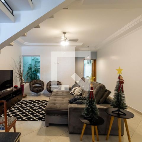 Casa à venda com 220m², 3 quartos e 4 vagasSala
