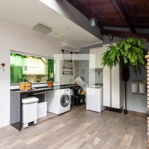 Casa à venda com 220m², 3 quartos e 4 vagasVaranda Gourmet