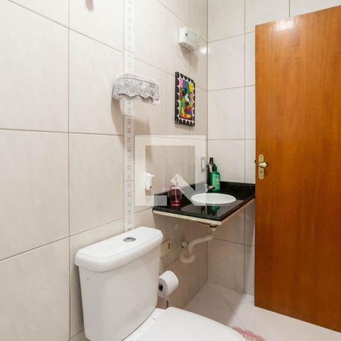 Casa à venda com 220m², 3 quartos e 4 vagasBanheiro da Suíte 2