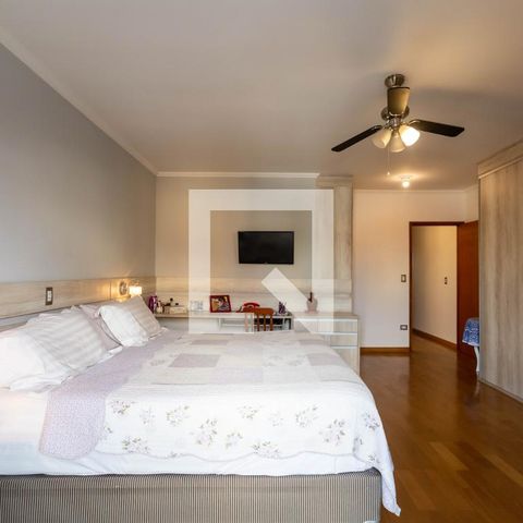 Casa à venda com 220m², 3 quartos e 4 vagasSuíte Master