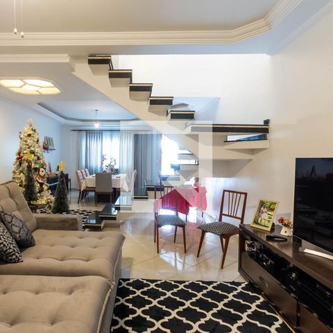 Casa à venda com 220m², 3 quartos e 4 vagasSala