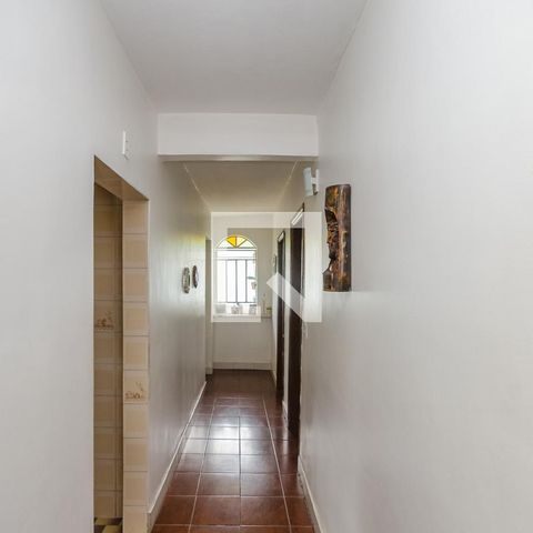Casa à venda com 160m², 3 quartos e 2 vagasCorredor