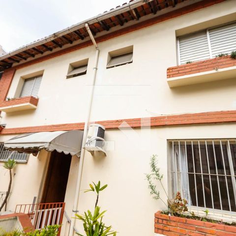 Casa à venda com 115m², 3 quartos e 2 vagasFachada