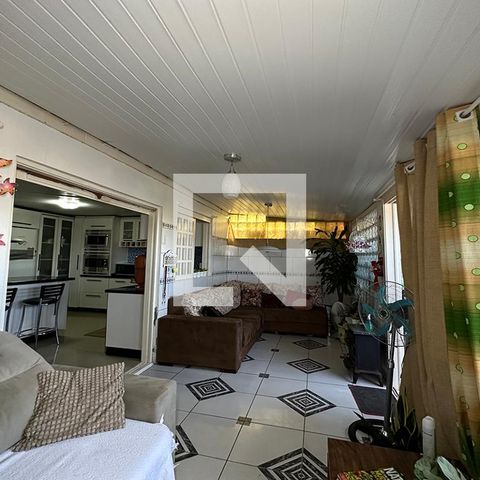 Casa à venda com 140m², 3 quartos e 2 vagasSala