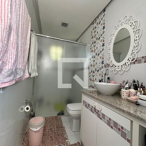 Casa à venda com 140m², 3 quartos e 2 vagasBanheiro da Suíte