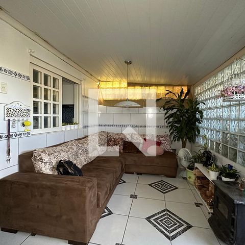 Casa à venda com 140m², 3 quartos e 2 vagasSala