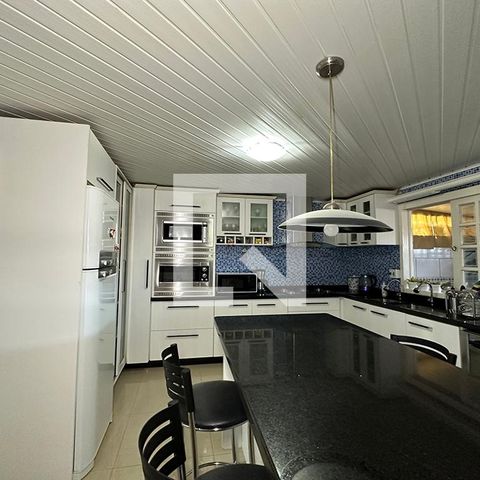 Casa à venda com 140m², 3 quartos e 2 vagasCozinha