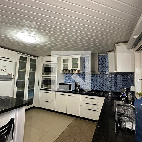 Casa à venda com 140m², 3 quartos e 2 vagasCozinha