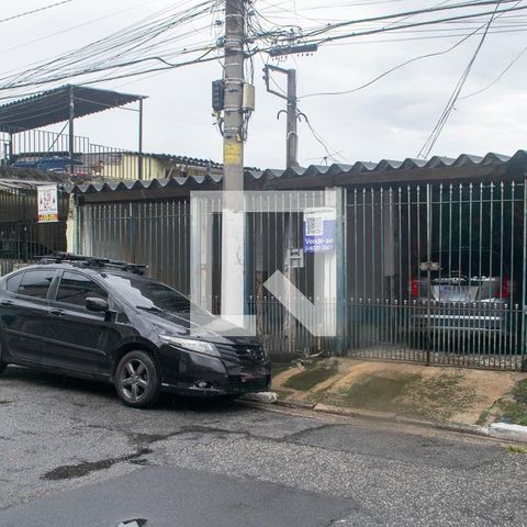 Casa à venda com 130m², 5 quartos e 2 vagas Casa à venda com 130m², 5 quartos e 2 vagasFachada