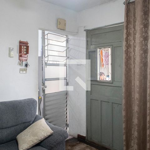 Casa à venda com 130m², 5 quartos e 2 vagas Casa à venda com 130m², 5 quartos e 2 vagasSala casa 1