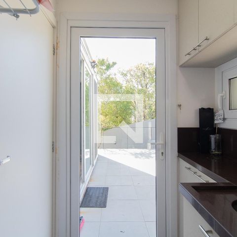 Casa à venda com 340m², 3 quartos e 3 vagasCozinha e Área de Serviço