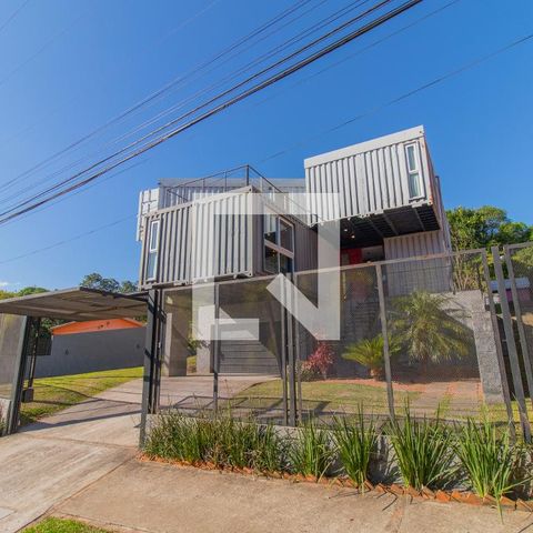 Casa à venda com 340m², 3 quartos e 3 vagasFachada