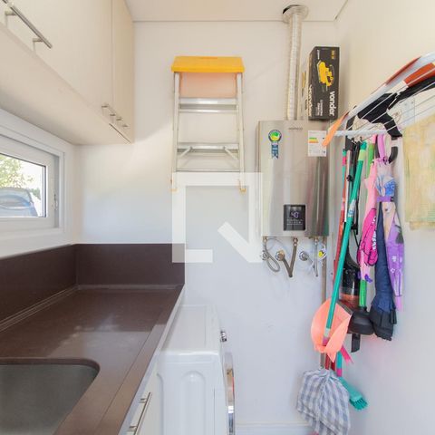 Casa à venda com 340m², 3 quartos e 3 vagasCozinha e Área de Serviço