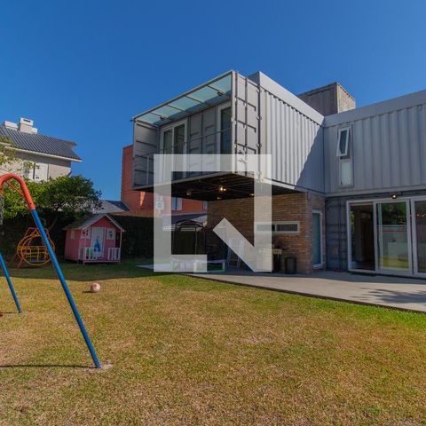 Casa à venda com 340m², 3 quartos e 3 vagasÁrea Externa