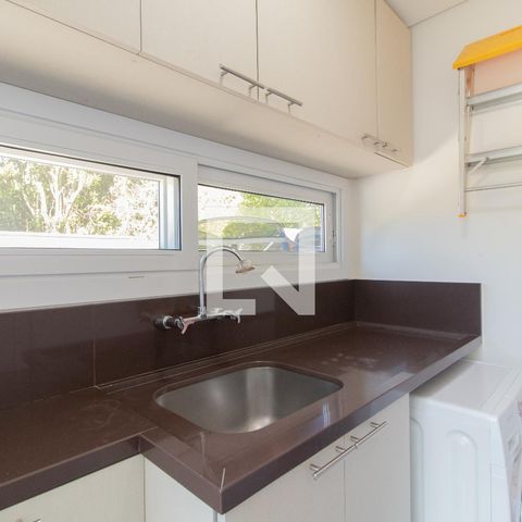 Casa à venda com 340m², 3 quartos e 3 vagasCozinha e Área de Serviço