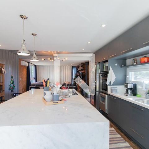 Casa à venda com 340m², 3 quartos e 3 vagasCozinha e Área de Serviço